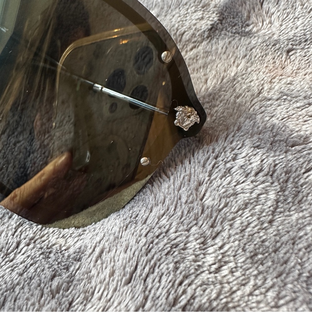 Pristine Versace Aviators Sunglasses Polarized Sh… - image 4